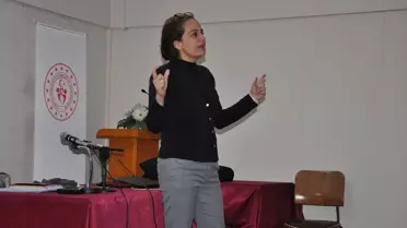 Depremzede Öğretmen Akyüz, Eskişehir'de Mesleğine Döndü