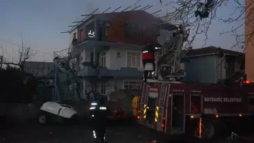 Bayramiç'te Çatı Yangını Kontrol Altına Alındı