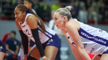 Fenerbahçe Medicana, Vakıfbank'ı 3-1 Mağlup Ederek Liderliğe Yükseldi