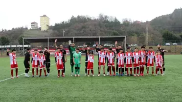 Türkeli Belediye Esnafspor U-14 Takımı Şampiyonluk Kupasını Kaldırdı