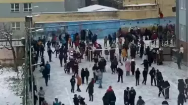Arnavutköy'de Kar Eğlencesi