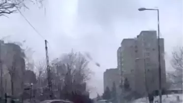 Esenyurt'ta Kar Yağışı Kazaya Neden Oldu