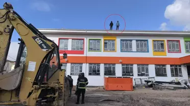 Bursa'da İşçiler Taşeron Firmadan Ödeme Alamadıkları İçin Çatıya Çıktı