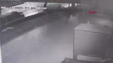 Eşinin boşanma dilekçesini yazan arzuhalcinin minibüsünü kurşunlattı