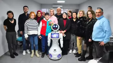 Manisa'da Yapay Zeka Entegre Robotlarla Sürücü Eğitimi Başladı