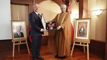 Umman Elçisinden Rektör Ünal'a Onur Nişanı