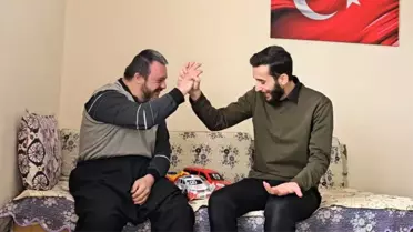 Down Sendromlu Genç, İmamı Kapıda Bekledi