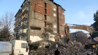 Malatya'da Yıkım Sırasında Bina Hasar Gördü