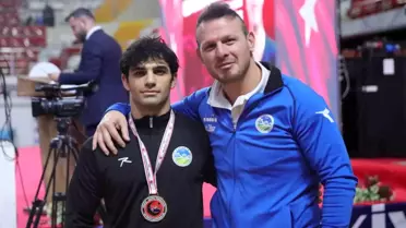 Eren Ülkü U23 Grekoromen Güreş Türkiye Şampiyonu Oldu