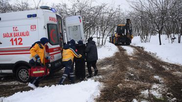 Giresun'da Kar Yolu Kapatınca Hastaya Ulaşıldı