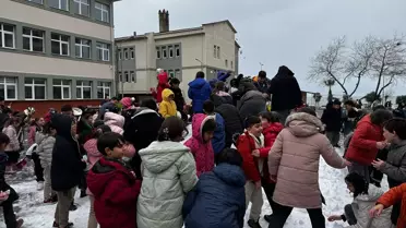 Öğrencilere Sürpriz Kar Eğlencesi