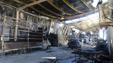 Antalya'da Depo Yangını: 3 Depo Küle Döndü