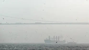 İstanbul Boğazı'nda gemi trafiği askıya alındı