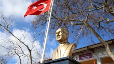 Şehzadeler Belediyesi Gökbel Mahallesi'ne Atatürk Büstü Kazandırdı