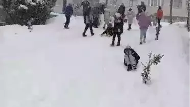 Düzce'de Kar Tatili Çocukları Sevindirdi