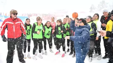 Erciyes Kayak Merkezi'nde Türkiye'nin İlk Kar Hentbol Şampiyonası Düzenlendi