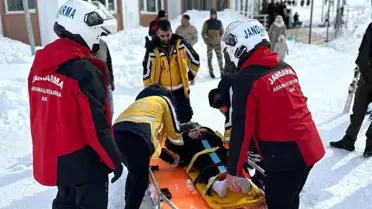 Kayak merkezinde yaralanan kadını JAK kurtardı