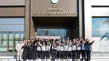 Manisa Büyükşehir Belediyespor Kadın Voleybol Takımı 1. Lige Yükseldi
