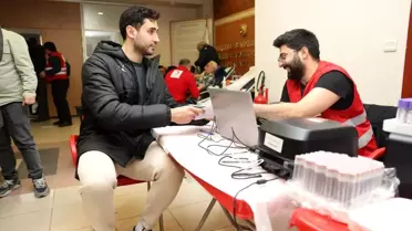Çayırova Belediyesi Basketbol Takımı'ndan Kızılay'a Kan Bağışı
