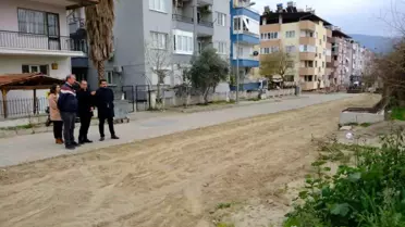 Kuyucak'ta Parke Döşeme Çalışmaları İncelemeleri Devam Ediyor