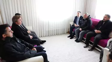 Vali Eldivan şehit ailesini ziyaret etti