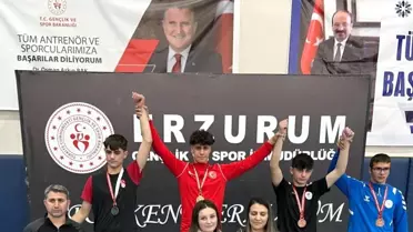 Yunusemre Belediyespor'un Güreşçileri Şampiyonada Fırtına Gibi Esti