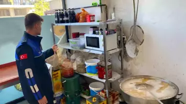 Ruhsatsız İşletme Mühürlendi, Bozuk Etler İmha Edildi