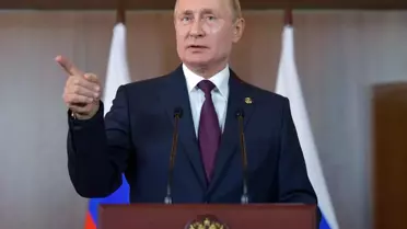 Macron'un savaş ilanı gibi sözlerine Putin'den sert yanıt