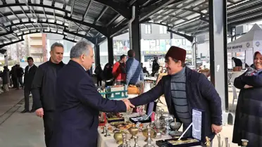 Antika Pazarı Ramazan Ayında Nostalji Sunuyor