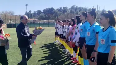 Edirne'de Kadın Futbola Destek: Çiçekler ve Teşekkürler