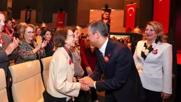CHP'den 8 Mart Kutlaması: 'Kadın Varsa, Yaşam Var'