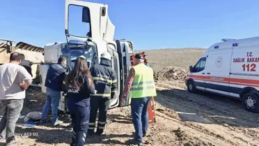 Edirne'de Kamyon Devrildi, Sürücü Yaralı