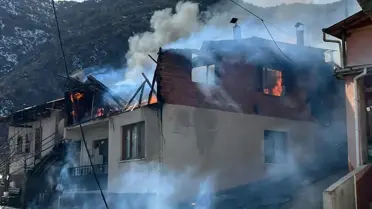 Gümüşhane'de Yangın: 2 Ev ve Ambar Yandı