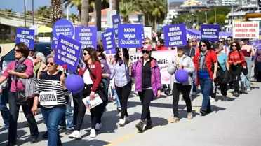 Kuşadası'nda 8 Mart Dünya Emekçi Kadınlar Günü Etkinliklerle Kutlandı