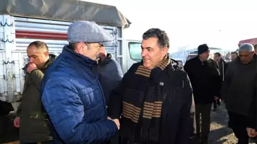 Ardahan Belediye Başkanı Hayvan Pazarında Çiftçilerin Sorunlarını Dinledi