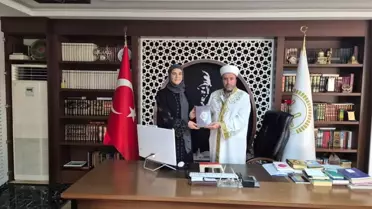 İki Kadın İslamiyet'i Kabul Etti