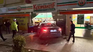 Tekirdağ'da Otomobil Kaldırıma Çarptı