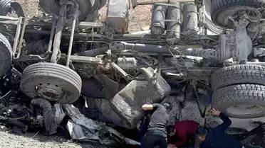 Yozgat'ta Beton Mikseri Şarampole Devrildi