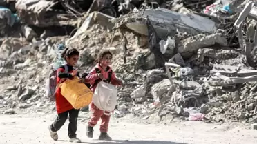 İsrail, Gazze'yi Bombardıman Etti