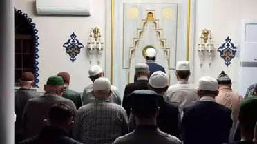 Ramazan'da İlk: Dr. Demirci Camide Namaz Kıldırdı