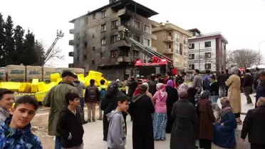 Pendik'te İnşaat Deposunda Yangın