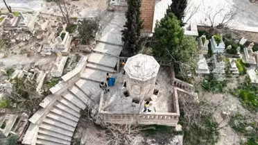 Mardin'de Mezarlıklarda Ramazan Bayramı Hazırlıkları