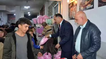 Demirci'de Hayırseverden Çocuklara Özel İftar Yemeği