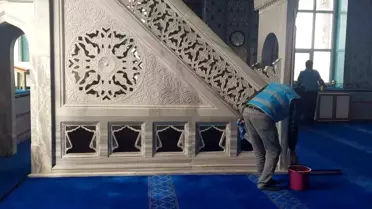 Çarşamba'da Denetimli Serbestlik Camileri Temizliyor