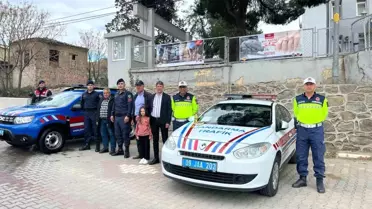 Jandarma'dan Bayram Denetimi ve Şeker İkramı