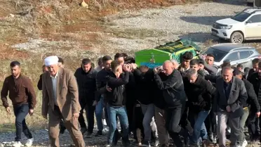 Yüksekova'da Trafik Kazası: 17 Yaşındaki Arda Kameri Hayatını Kaybetti