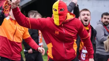 Galatasaraylı taraftarlar, Fenerbahçe maçı için Şükrü Saracoğlu Stadyumu'na geldi