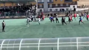 Kars'ta Amatör Maçta Kavga Çıktı