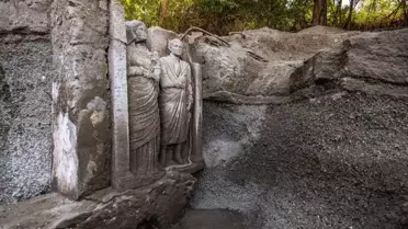 Pompei'deki kazılarda iki adet gerçek boyutlu heykel bulundu