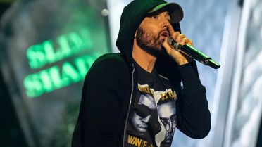 Bir dönemin efsane ismi Eminem dede oldu